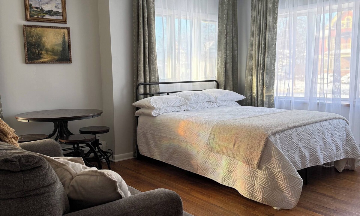 Owosso Apartment | The Exchange - A Historic Downtown Studio