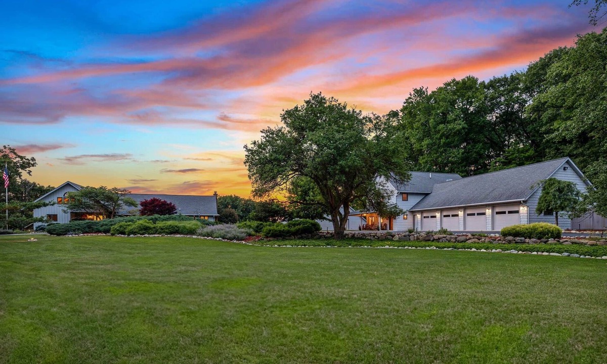 La Porte House | The Lodge at Rush Lakes Guest House