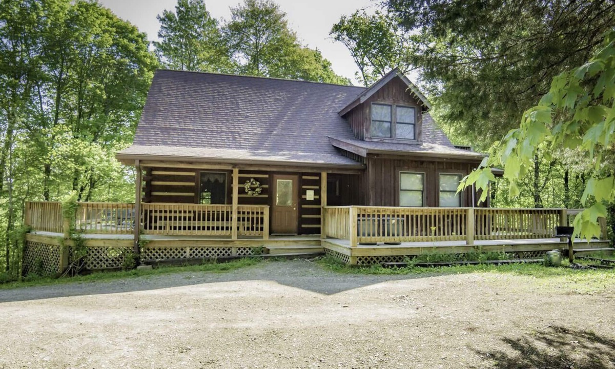 Helmsburg Cabin | The Snuggled Inn; Spacious, Secluded, Hot tub!