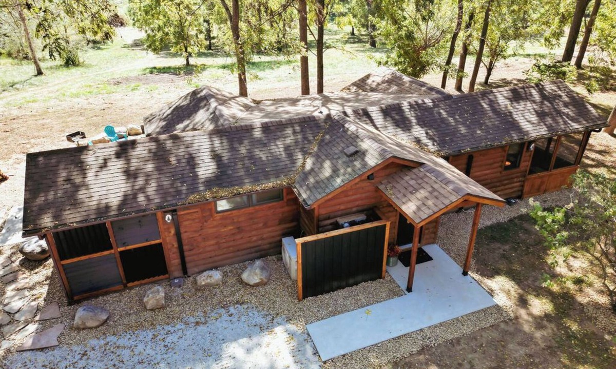 Marshall Cabin | The Stargazer! A cozy cabin near Turkey Run State Park! Pet friendly!