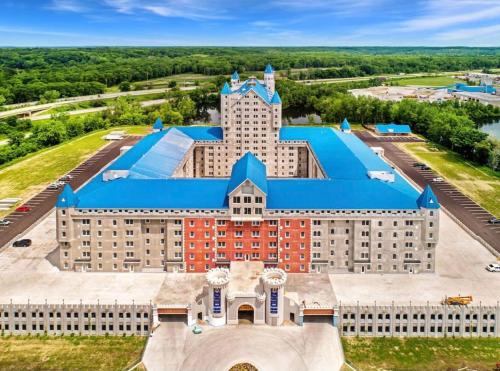 Grandville Apartment | The Tower Wing Apartments at The Grand Castle