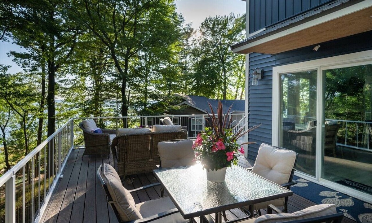 Norton Shores House | Tranquil Shores | Lake Michigan | Private Beach | Sleeps 11