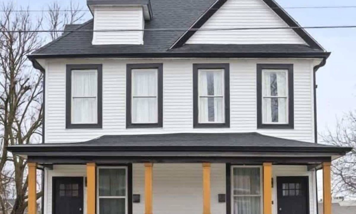 Holy Cross House | Two Beautiful Family Homes in Indy | 6BR | 6BA