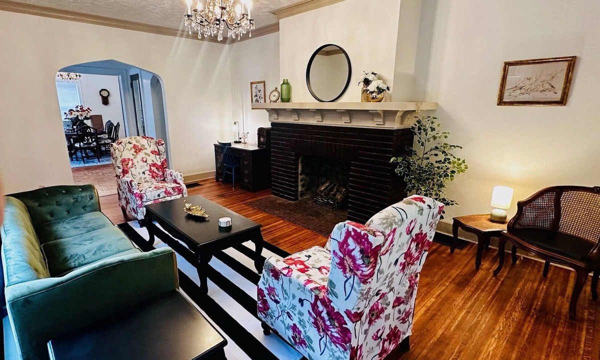 Indianapolis House | Ultimate Group Stay Ping-Pong, Firepit & Cozy Vibe, 4bdrm, 2 bath, 2 car garage