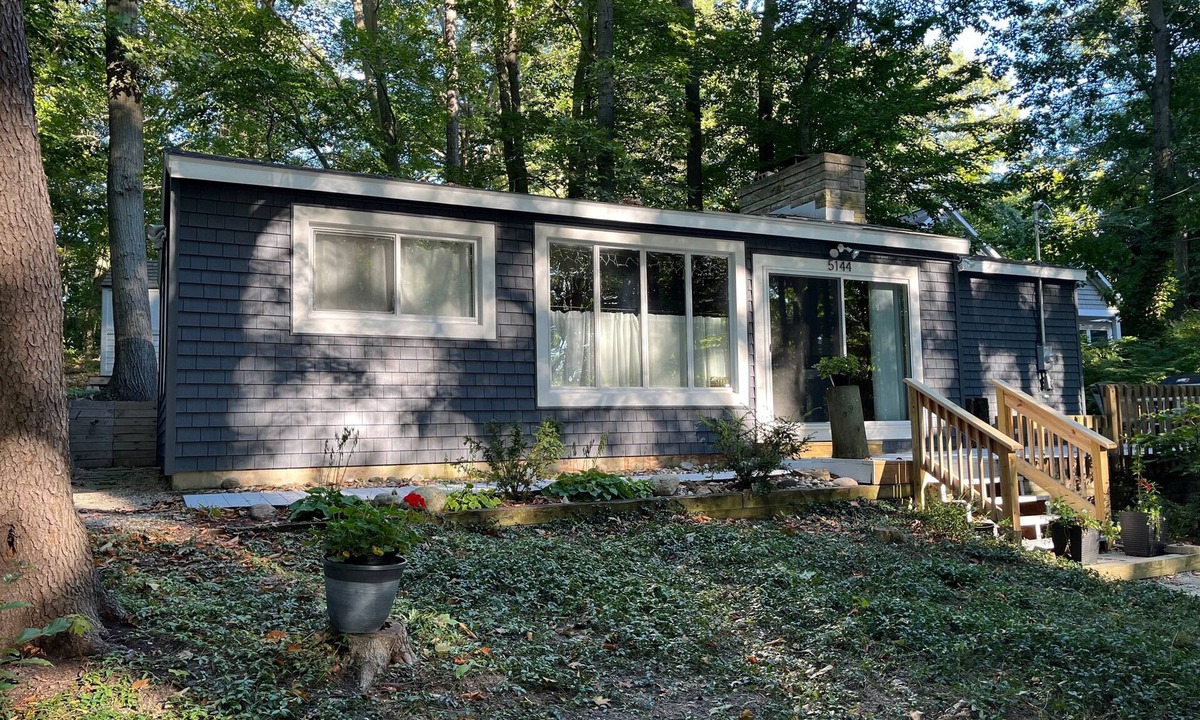 Holland Cabin | Updated Cozy Cabin near Lake Michigan