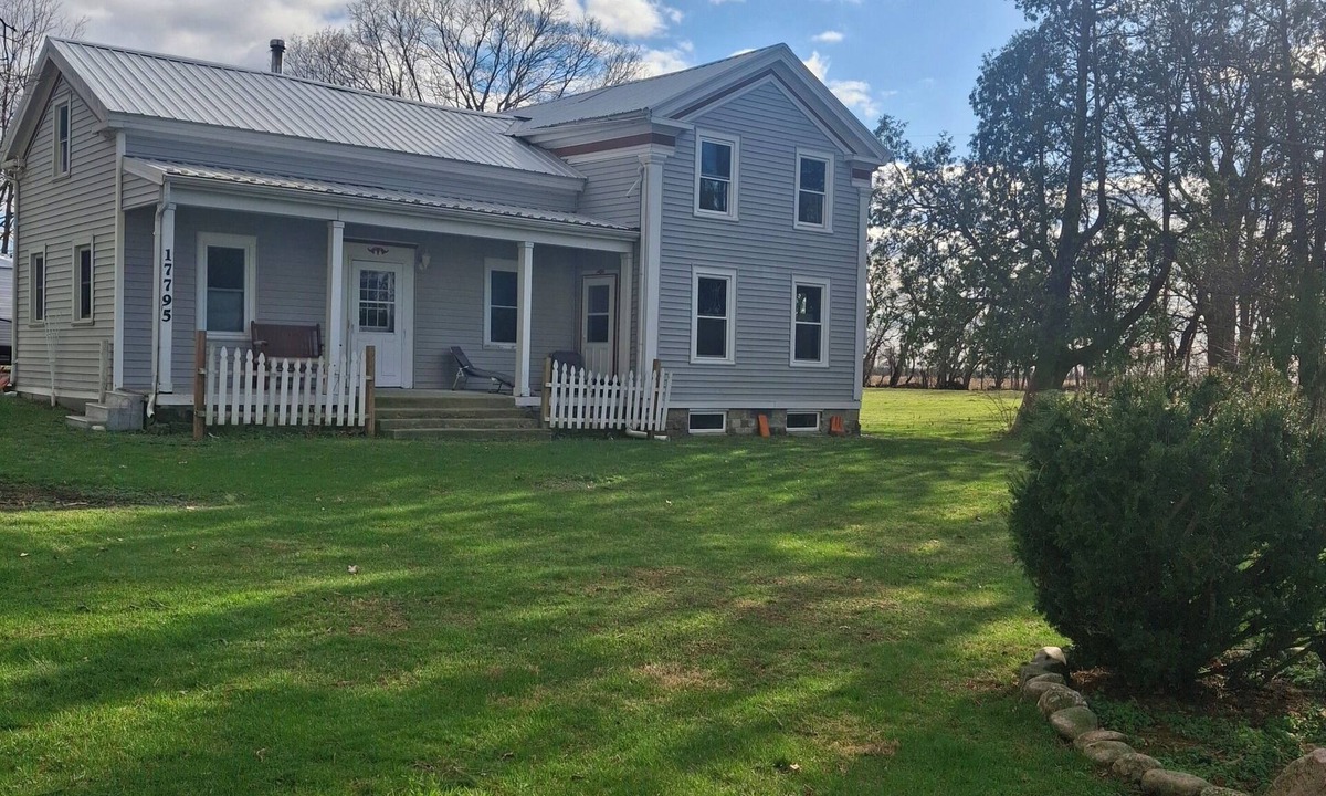 Decatur Other | Welcoming 3-bedroom farmhouse with AC and charming open spaces near Decatur.
