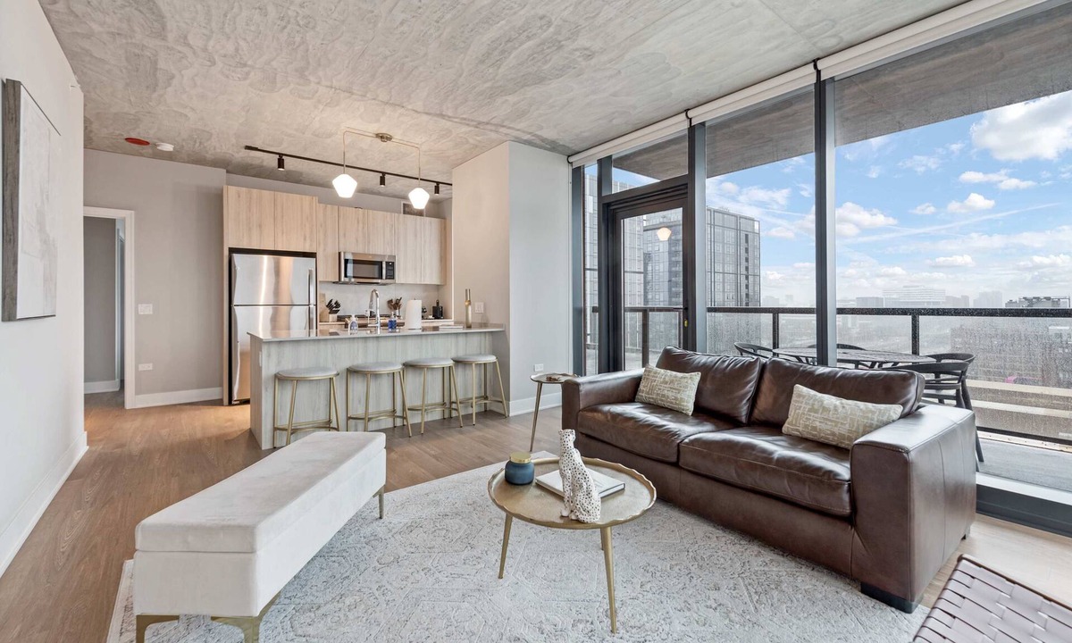 West Loop Apartment | West Loop Oasis: Skyline Views + Prime Location
