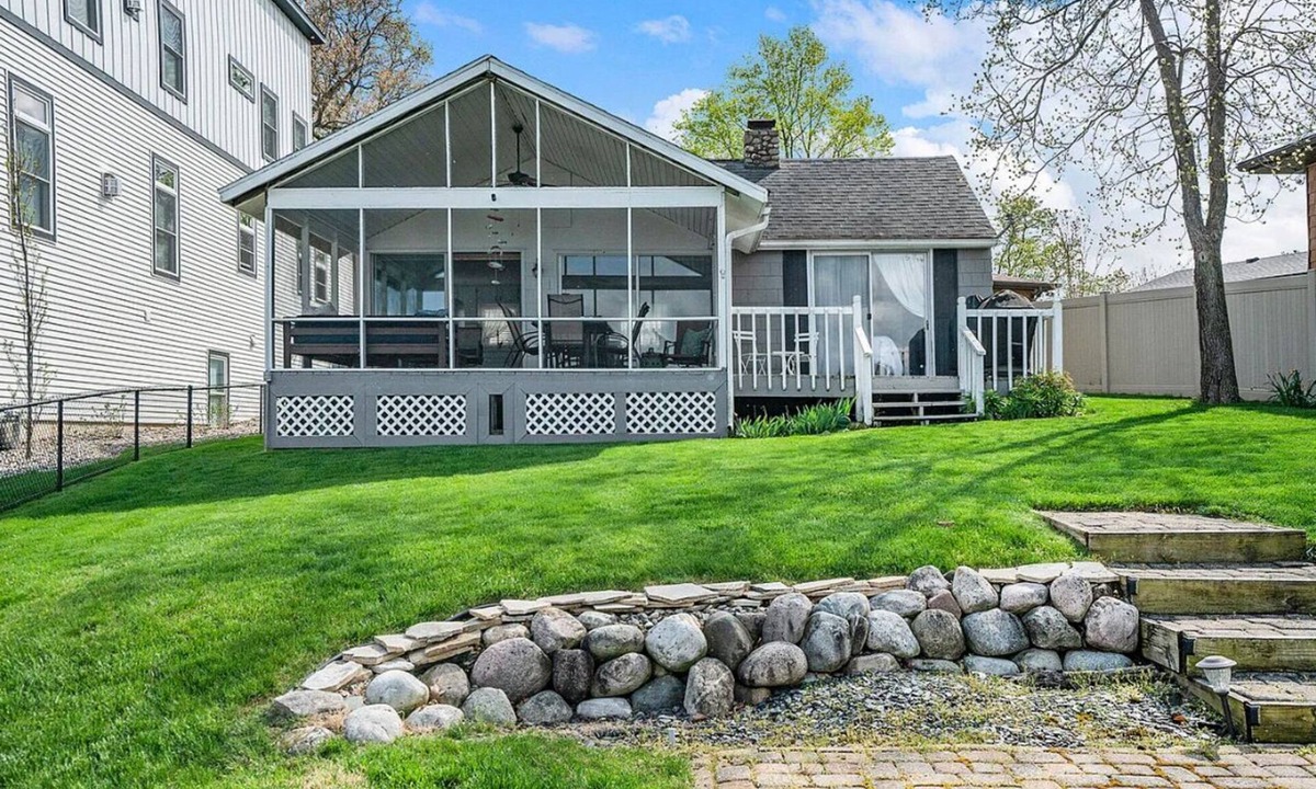 Edwardsburg House | Your Eagle Lake Escape with Notre Dame Access.