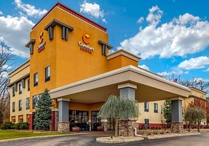 2-Star Hotel ∙ Comfort Suites South Elkhart