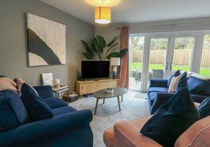 Cabin ∙ 3 bedrooms ∙ 6 guests in Llanfair-Mathafarn-Eithaf