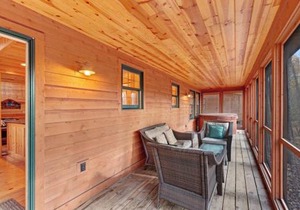 Kingfisher Cove Cabin 28