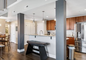 NEAR DOWNTOWN SPACIOUS CONDO 4 BEDROOMS - 3 FULL BATHROOMS - PRIVATE BALCONIES