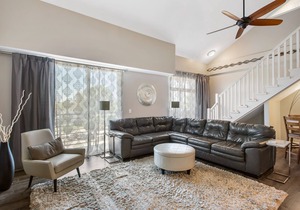 NEAR DOWNTOWN SPACIOUS CONDO 4 BEDROOMS - 3 FULL BATHROOMS - PRIVATE BALCONIES