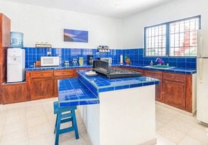Spacious Apt, 2 Terraces, Block to Beach & Malecón in Progreso