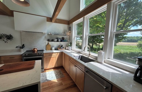 Berrien Springs Other | 10 min to Beach! Clean Spacious Designer wine country Farmhouse fenced-in yard