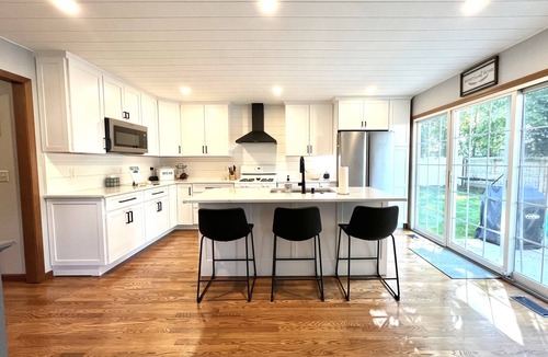Saint Marys  Saint Joseph County House | ☘️ 10 mins to Notre Dame, 4 Bedrooms, Garage Park, Restaurants Close. Go Irish!☘️