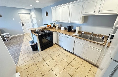 Franklin Apartment | 10 Sanctuary - w/washer drier