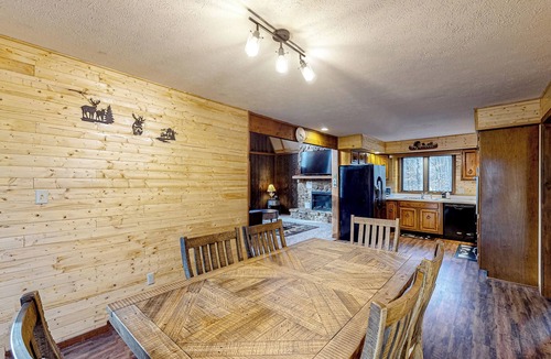 Gnaw Bone House | 12 Mi to Downtown Nashville: Hot Tub & Game Room!