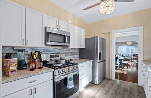 Gary House | 15 mins to beach/Renew+Relax/Clean/Nat’l Park!/Theater/Game Room/Pet Friendly
