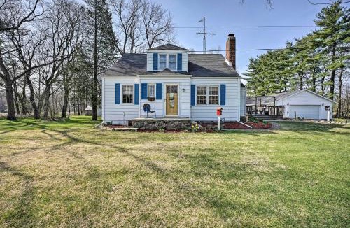 Three Oaks House | 1940s Farm Cottage with Fire Pit, 4 Mi to Lake