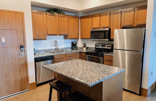 Grandville Apartment | 2 Luxury suites with parking at The Grand Castle