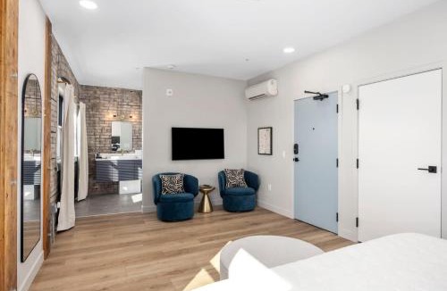 Grand Rapids Hotel | 2 Private King Suites - Walk to Nightlife