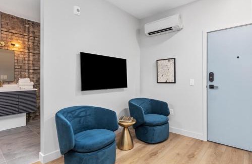 Grand Rapids Hotel | 2 Private King Suites - Walk to Nightlife