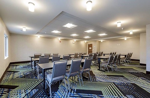 Saint Marys  Saint Joseph County Hotel | 2-Star Hotel ∙ Holiday Inn Express & Suites South Bend - South, an IHG Hotel