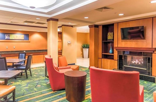 Norton Shores Hotel | 2-Star Hotel ∙ Fairfield Inn and Suites by Marriott Muskegon Norton Shores
