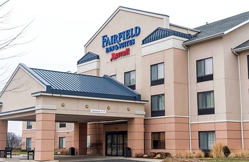Norton Shores Hotel | 2-Star Hotel ∙ Fairfield Inn and Suites by Marriott Muskegon Norton Shores
