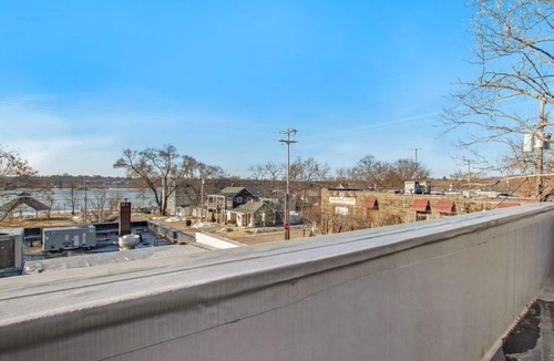 Saugatuck Condo | 2 WKEDs left in SEPT‼️ Book NOW❗️ 5️⃣⭐️Beautiful Condo DT Saugy-PARKING-walk 2 town.