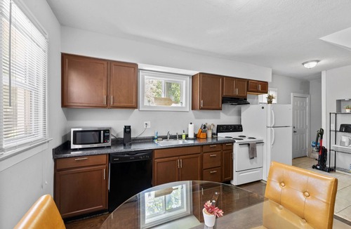 Meridian-Kessler House | 2Bd/2Bth King Beds, Patio, Walk to Trail, Safe & Quiet, Newly Furnished