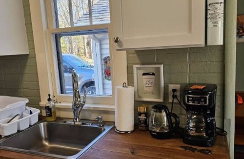 Stockland Cabin | 3-bedroom cabin in welcoming Ashkum with cozy charm right on the Iroquois River