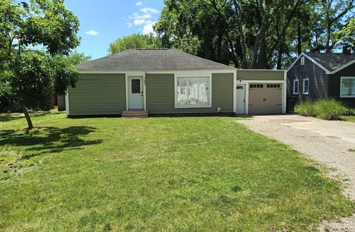 Norton Shores House | 3-bedroom house close to Mona Lake, Lake Michigan and Michigan's Adventure