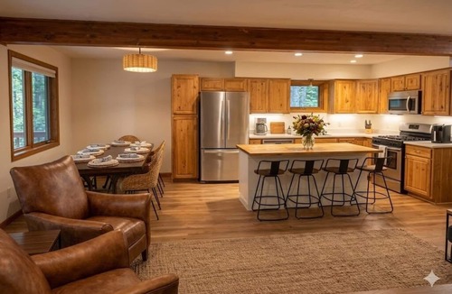 Michigan City Cottage | 3 blocks from the beach! 4-bedroom/3 bath cottage newly renovated.