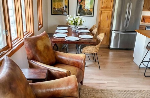 Michigan City Cottage | 3 blocks from the beach! 4-bedroom/3 bath cottage newly renovated.