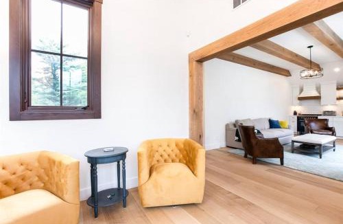 Georgetown House | 3 BR 2 BA Loft at Fr. Sorin's w/Paddle Tennis