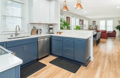 Bloomington House | 3 Green Gables