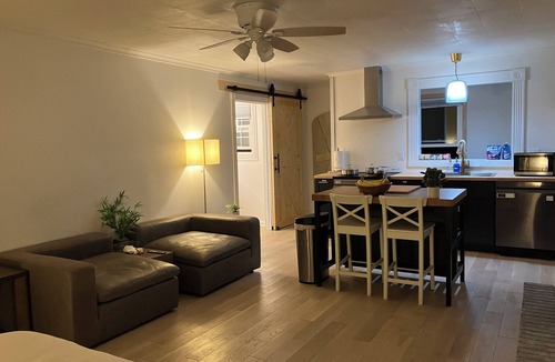 Muncie House | 3 King Beds and one Twin size bed Entire Home Near Ball State & Hospital