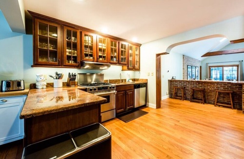 Harbert Cottage | (3 Nt Min!) Harbert Home With Hot Tub & Close To Beach!