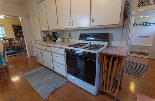 Fremont Cottage | 4-bedroom Lakefront Retro Cottage on Lake George in Fremont, IN