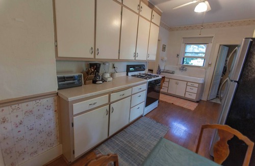 Fremont Cottage | 4-bedroom Lakefront Retro Cottage on Lake George in Fremont, IN