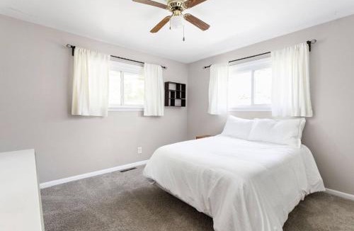 Carmel House | 4Bedroom 2 Bath Home in Arts District-Smoky Row A Duplex