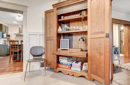 New Haven House | 4BR Family-Friendly Vacation Rental | Pets OK | Sleeps 9