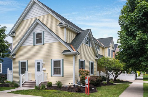 South Haven House | 5 Bedroom Coastal Beach House - 2 Blocks to South Beach!