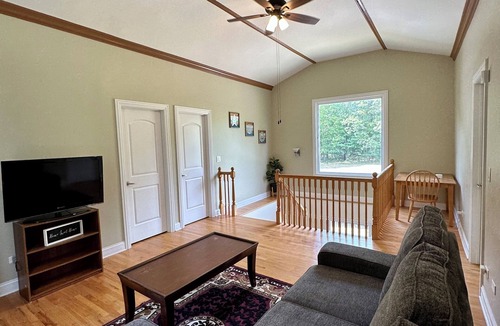 Covert House | 5BR/5BA Near Lake Michigan – 4 En-Suite Suites + Bunk Room