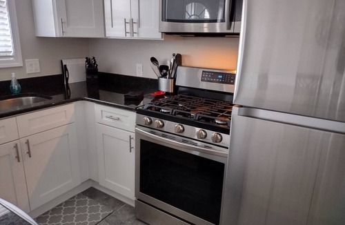 Plymouth House | ★ 5min To Kellogg Park ★ Plymouth ★ Parking ★W/D