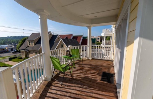 Grand Haven Condo | 6-9 month Lease Wanted. A Condo in a Perfect Location -Pool and Beach!