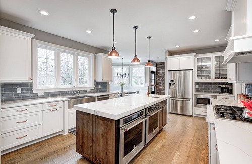 Ivy Hills House | 6 BED/4.5 BATH LUX CHIC FARMHOUSE WITH OUTDOOR FIREPIT