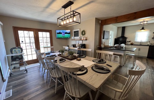 Noblesville House | 7 mi to Grand Park, 1 mi to Mustard Seed, 5 min to downtown Noblesville!